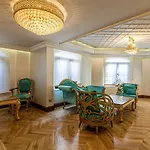 Exquisite Studio In Historic Mansion In Beylerbeyi