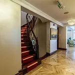 Exquisite Studio In Historic Mansion In Beylerbeyi